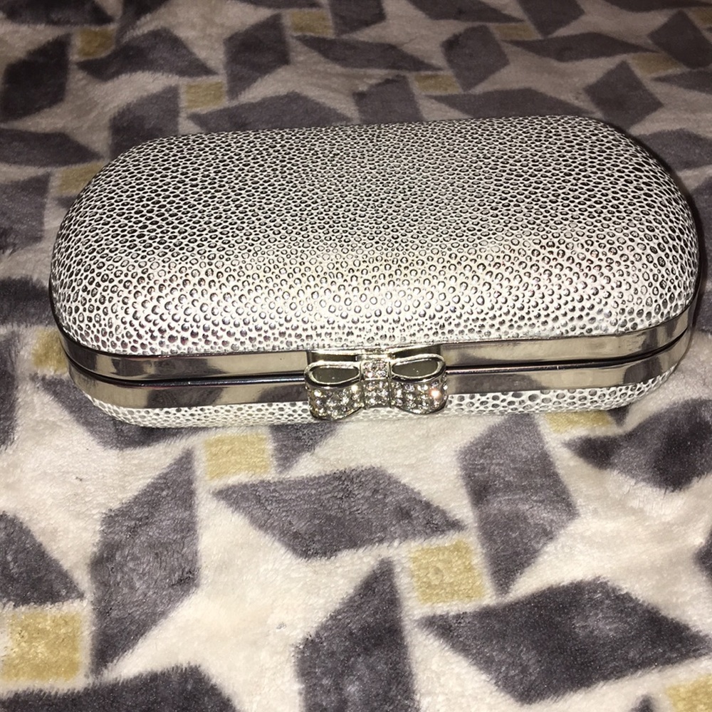 Claire’s clutch